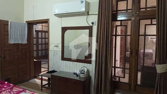 مدینہ ٹاؤن فیصل آباد میں 5 مرلہ بالائی پورشن 30.0 ہزار میں کرایہ پر دستیاب ہے۔