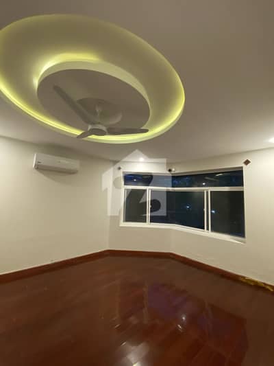 Beautiful 50*90 Full House At Ideal Location F-11 Islamabad Available For Sale