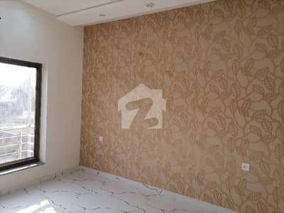 واپڈا سٹی فیصل آباد میں 10 مرلہ مکان 4.5 کروڑ میں برائے فروخت۔