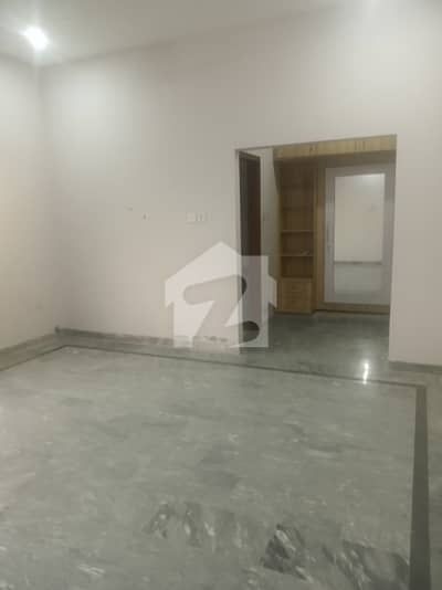 10 MARLA HOUSE AVAILABLE FOR SALE 10 MARLA HOUSE AVAILABLE FOR SALE