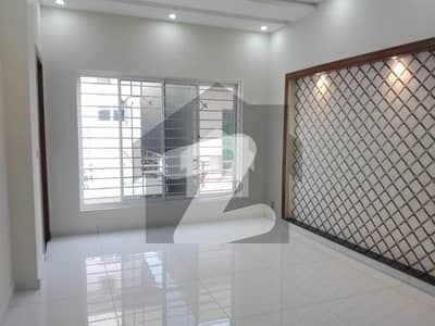 Stunning 1633 Square Yards House In G-6/3 Available
