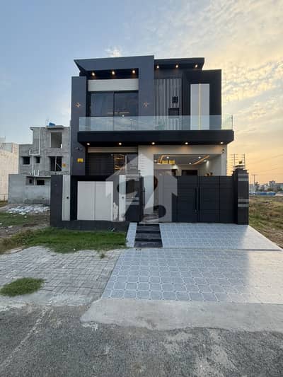 A1 Block 5 Marla Beautiful Furnished House For Sale In Central Park Lahore
