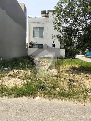 ڈی ایچ اے 9 ٹاؤن - بلاک ای ڈی ایچ اے 9 ٹاؤن,ڈی ایچ اے ڈیفینس,لاہور میں 5 مرلہ رہائشی پلاٹ 1.35 کروڑ میں برائے فروخت۔ ڈی ایچ اے 9 ٹاؤن - بلاک ای ڈی ایچ اے 9 ٹاؤن,ڈی ایچ اے ڈیفینس,لاہور میں 5 مرلہ رہائشی پلاٹ 1.35 کروڑ میں برائے فروخت۔