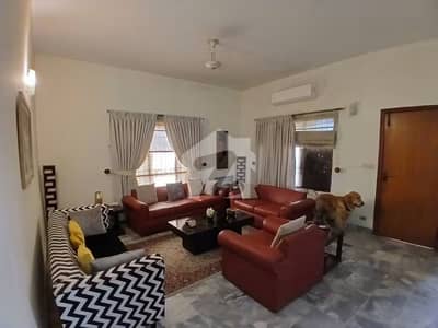 Ideal Location Phase 2 1 Kanal Owner Build Old House 6 Beds With Attached Original Picture