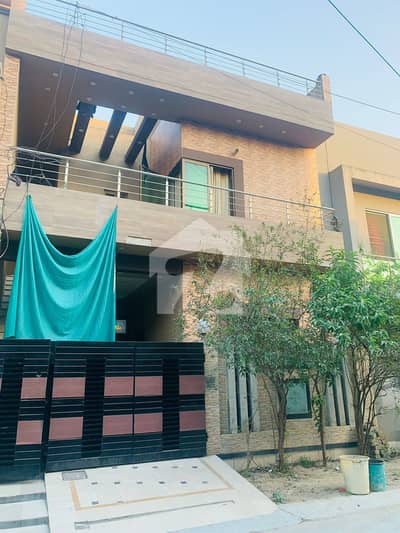 الحفیظ گارڈن جی ٹی روڈ,لاہور میں 4 کمروں کا 5 مرلہ مکان 2.65 کروڑ میں برائے فروخت۔