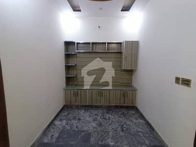 مرغزار آفیسرز کالونی لاہور میں 3 کمروں کا 3 مرلہ مکان 1.3 کروڑ میں برائے فروخت۔