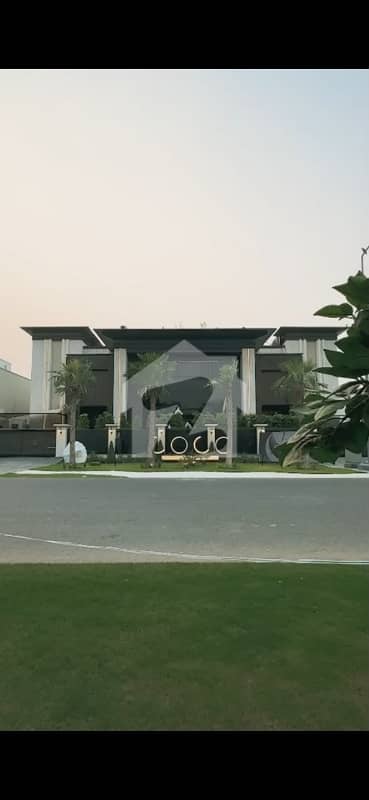 3 kanal full basement house Ideal location facing park near to mc Donald 3 kanal full basement house Ideal location facing park near to mc Donald