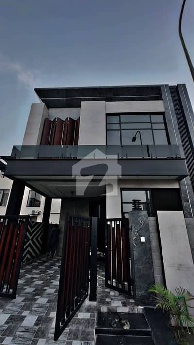 5 marla 4 bed house for rent