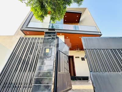Prime location 05 Marla Fully Furnished House Available for Sale
