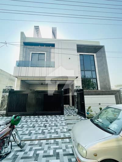 10 Marla Ultra Modern House Available For Sale Prime Location Of LDA Avenue One