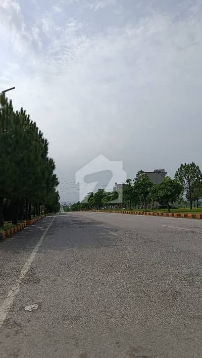 1 kanal Solid Plot On 80 Feet Road in Dha Phase 5