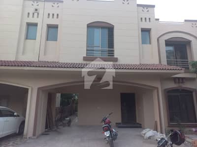 Luxury 10 Marla 4 Bed House Wtih 10-Marla Lawn For Rent In Defence Raya | Beautifully Maintained | Prime Location Luxury 10 Marla 4 Bed House Wtih 10-Marla Lawn For Rent In Defence Raya | Beautifully Maintained | Prime Location