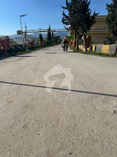 4 Marla Plot Available For Sale In Banigala Top Location