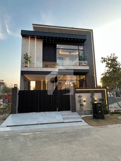 Modern 5 Marla Dream Home with Beautiful Double-Height Entrance