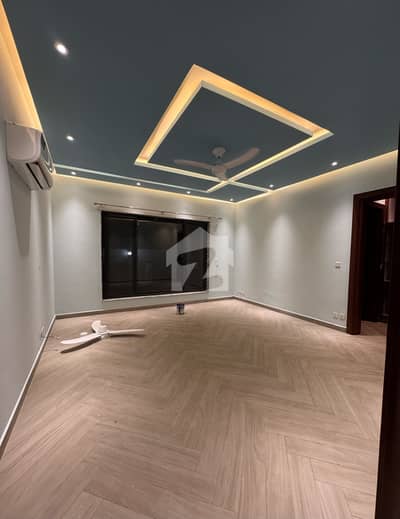F-10 2 Kanal Excellent House 8 Bedrooms Double Kitchen Top Location Close End Street Beautiful Green Lawn