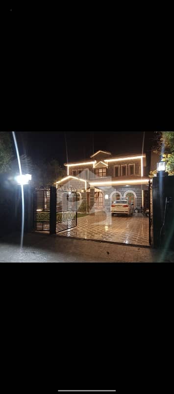 عبداللہ گارڈنز ایسٹ کینال روڈ,کینال روڈ,فیصل آباد میں 5 کمروں کا 1 کنال مکان 5.5 لاکھ میں کرایہ پر دستیاب ہے۔