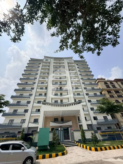 Brand new luxury three bedroom appartment available for rent for family only