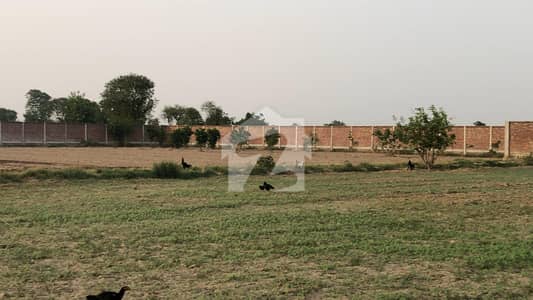 2 & 4,8 Kanal Residential Farmhouse Plots for Sale Le Green Society, Bedian Road