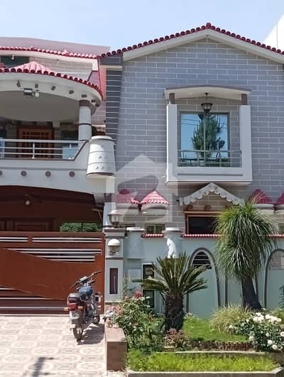 I-8/2: 12 Marla Duble Storey House Available For Rent Park Face Ideal Location More Options Available