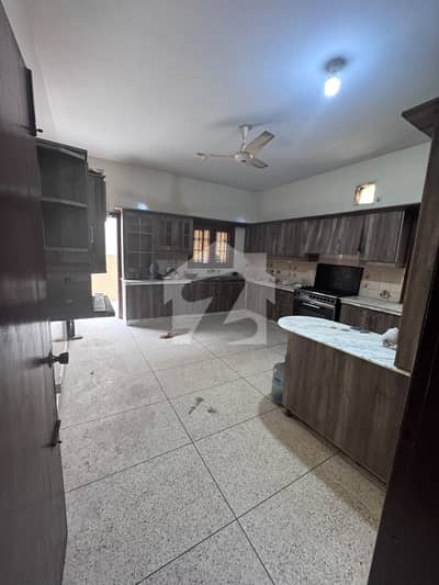 Well Maintain Bungalow For Rent 500 Yard 2+3 bedroom