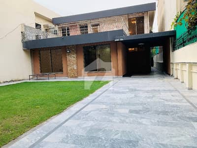 ایف ۔ 6 اسلام آباد میں 3 کمروں کا 1 کنال مکان 4.5 لاکھ میں کرایہ پر دستیاب ہے۔