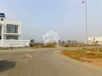 21.5 MARLA PRIME LOCATED CORNER PLOT FOR SALE IN DHA PHASE 7 BLOCK-Z1