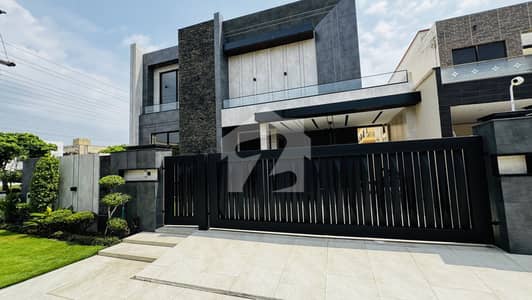 1 KANAL BRAND NEW MODERN AND CORNER HOUSE FOR SALE IN EXECUTIVE LOCATION OF FAZAIA