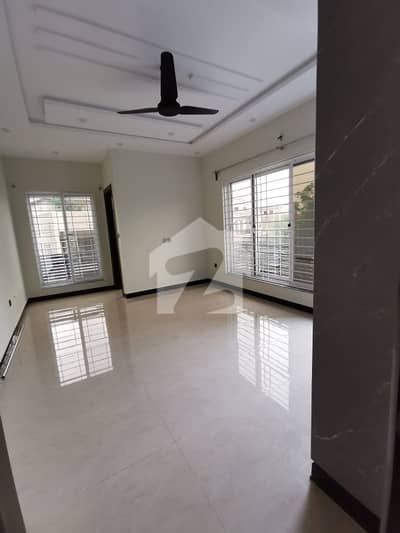14 marla brand new portion avaialble for rent in gulberg green islamabad