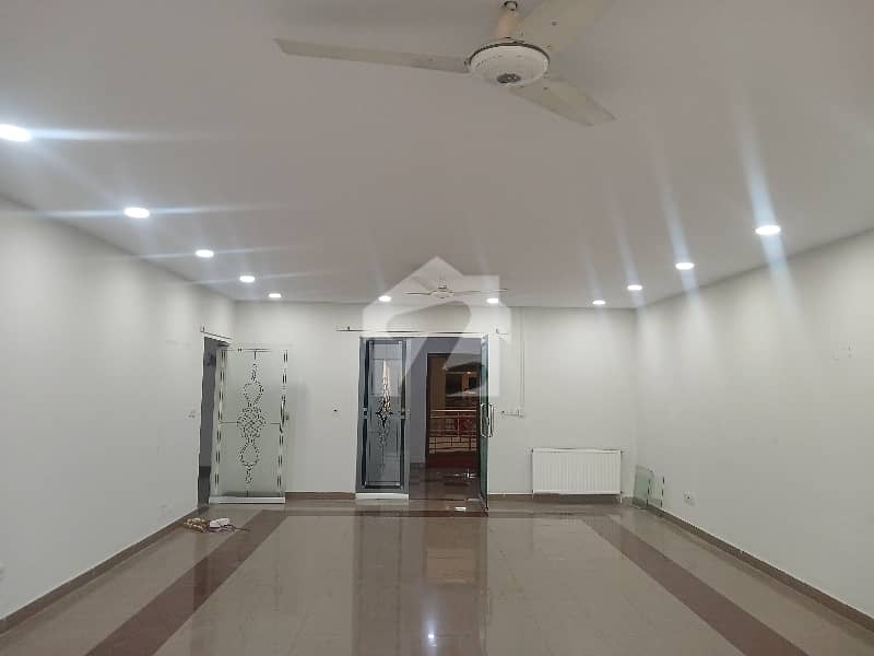 F11 Abu Dahbi Tower Flat 3beds Rent 175000 Real Pictures F11 Abu Dahbi Tower Flat 3beds Rent 175000 Real Pictures