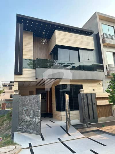 Brand New 5 Marla Ultra Luxury House for Sale in Park View City