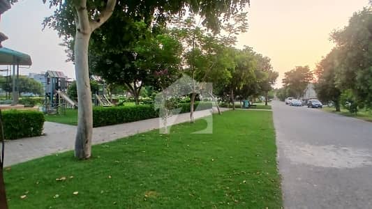 لیک سٹی ۔ سیکٹر ایم ۔ 3اے لیک سٹی,رائیونڈ روڈ,لاہور میں 2 کنال رہائشی پلاٹ 20.0 کروڑ میں برائے فروخت۔