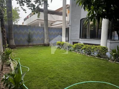 1 kanal beautiful house for sale in hayatabad phase 2