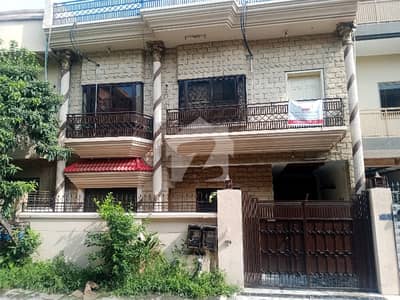 *G,11/1- 30*60- UPPER PORTION FOR RENT 3 BED ATTACHED BATH DD SERVANT RENT DEMAND 1,10,000-