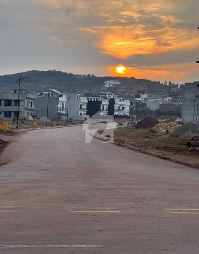 8 Marla Ready for Possession plot on very reasonable Price