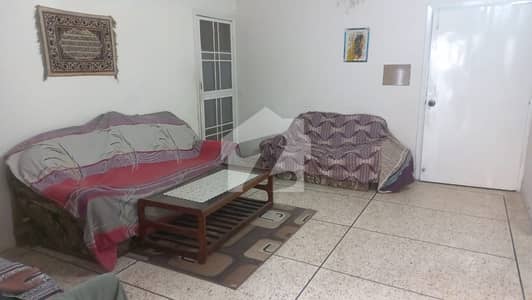 4 Bedrooms Drawing Lounge With Attached Bathrooms Old Cunstruction But West Open 2nd Street.