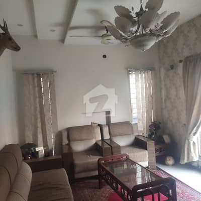 بحریہ ٹاؤن سیکٹر سی بحریہ ٹاؤن,لاہور میں 3 کمروں کا 10 مرلہ مکان 3.8 کروڑ میں برائے فروخت۔ بحریہ ٹاؤن سیکٹر سی بحریہ ٹاؤن,لاہور میں 3 کمروں کا 10 مرلہ مکان 3.8 کروڑ میں برائے فروخت۔
