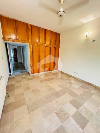 Upper Portion Available For Rent Main Double Road 50x90 Sector G11 Islamabad