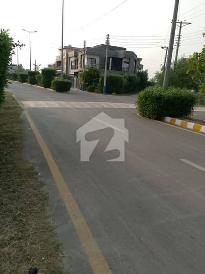 سمندری روڈ فیصل آباد میں 5 مرلہ رہائشی پلاٹ 82.0 لاکھ میں برائے فروخت۔