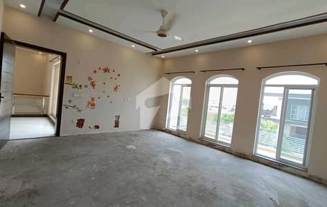 اے ڈبلیو ٹی فیز 2 اے ڈبلیو ٹی آرمی ویلفیئر ٹرسٹ,رائیونڈ روڈ,لاہور میں 3 کمروں کا 1 کنال بالائی پورشن 1.25 لاکھ میں کرایہ پر دستیاب ہے۔ اے ڈبلیو ٹی فیز 2 اے ڈبلیو ٹی آرمی ویلفیئر ٹرسٹ,رائیونڈ روڈ,لاہور میں 3 کمروں کا 1 کنال بالائی پورشن 1.25 لاکھ میں کرایہ پر دستیاب ہے۔