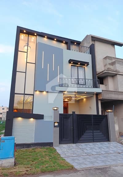 Luxury 5 Marla house available for sale in Citi housing Gujranwala