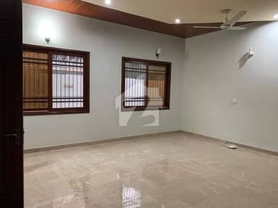 8 Bed Dd Upper 2 Portion For Rent Ideal Location In Jauhar 8 Bed Dd Upper 2 Portion For Rent Ideal Location In Jauhar