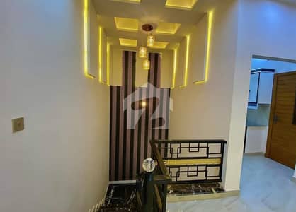 کینال گارڈن فیصل آباد میں 3 کمروں کا 4 مرلہ مکان 1.98 کروڑ میں برائے فروخت۔