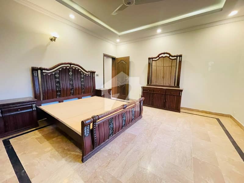 2 BEDROOMS VERY REASONABLE UPPER PORTION 2 BEDROOMS VERY REASONABLE UPPER PORTION