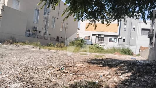4500 Square Feet Residential Plot For sale In E-11/1