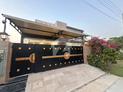 20 Marla Slightly Used 6 Bedrooms House For Sale With 18 KVA Solar System And Net Metering In CENTRAL PARK LAHORE 20 Marla Slightly Used 6 Bedrooms House For Sale With 18 KVA Solar System And Net Metering In CENTRAL PARK LAHORE