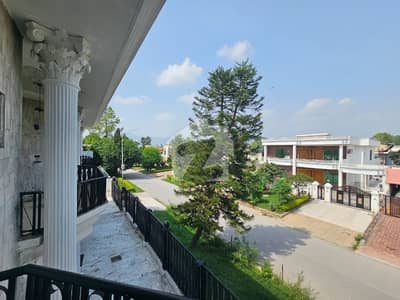 Tripple Storey 2 Kanal House For sale In F-11/1 Islamabad