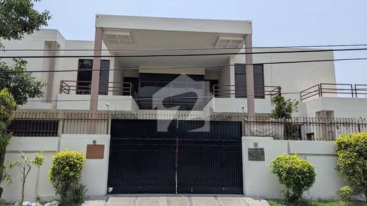 ڈی ایچ اے فیز 1 ڈی ایچ اے ڈیفینس,لاہور میں 6 کمروں کا 2 کنال مکان 4.5 لاکھ میں کرایہ پر دستیاب ہے۔