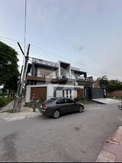 CORNER 1 KANAL VILLA FOR SALE AT E6 PHASE 7