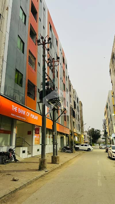Extraordinary Maintained 1500 Sqft 3-Bedroom Drawing Dining Apartment For Rent At Big Nishat Commercial