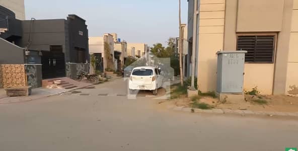 صائمہ لگژری ہومز کراچی میں 4 کمروں کا 10 مرلہ مکان 1.5 لاکھ میں کرایہ پر دستیاب ہے۔